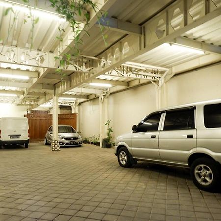 Urbanview Rumah Kandjani Yogyakarta Kejayan Exterior photo