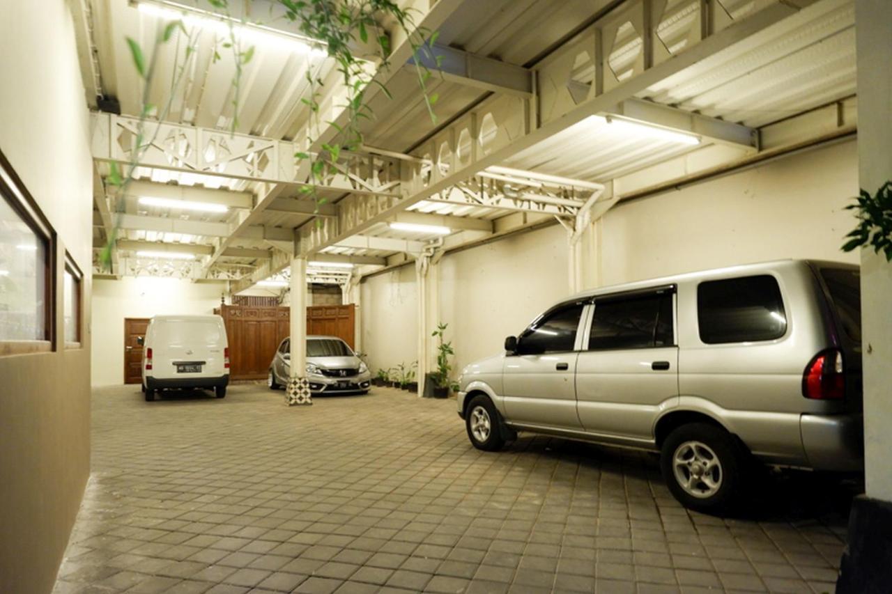 Urbanview Rumah Kandjani Yogyakarta Kejayan Exterior photo