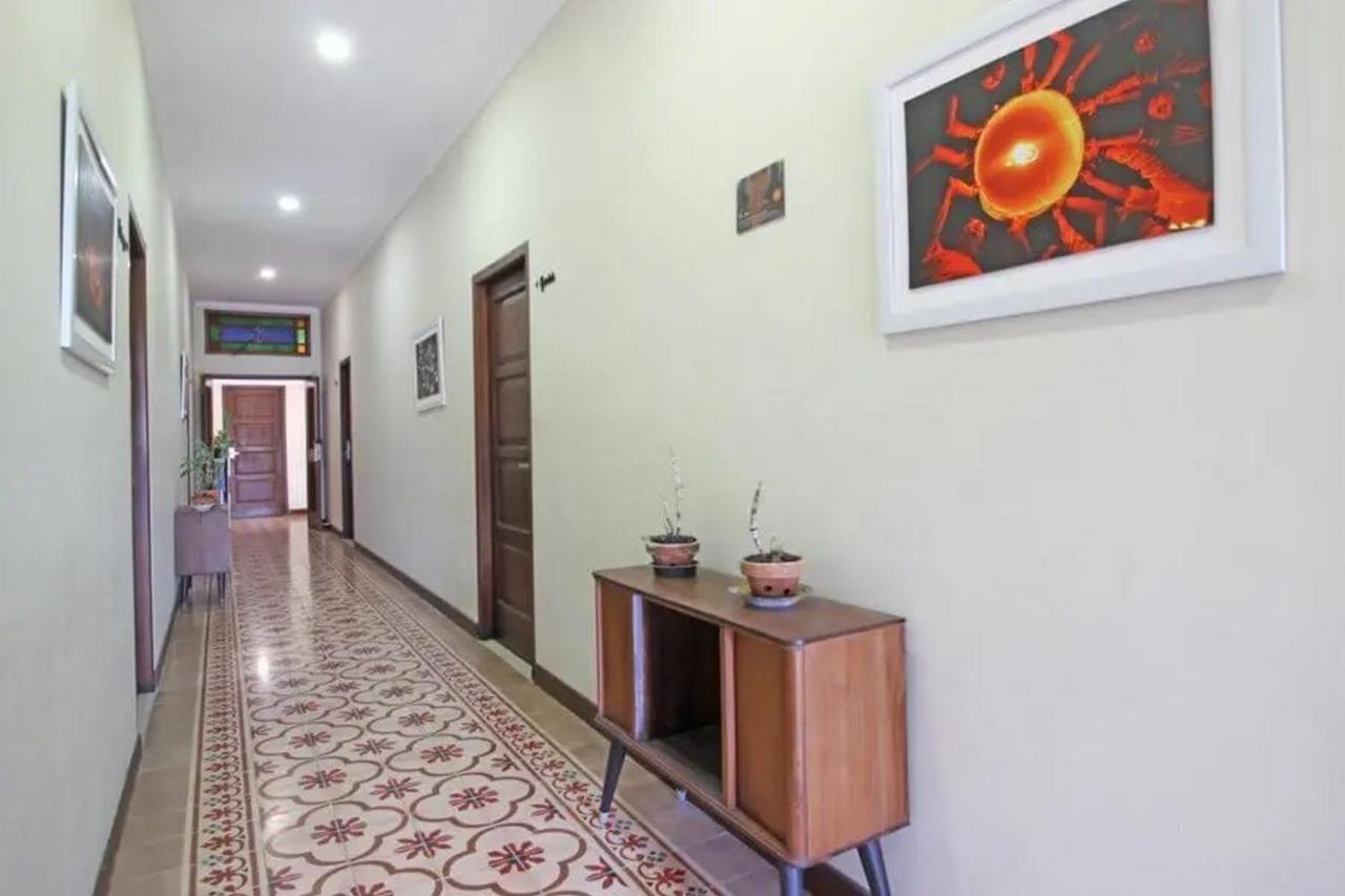 Urbanview Rumah Kandjani Yogyakarta Kejayan Exterior photo