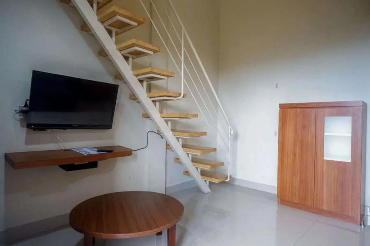 Urbanview Rumah Kandjani Yogyakarta Kejayan Exterior photo