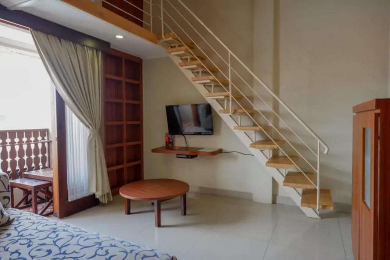 Urbanview Rumah Kandjani Yogyakarta Kejayan Exterior photo