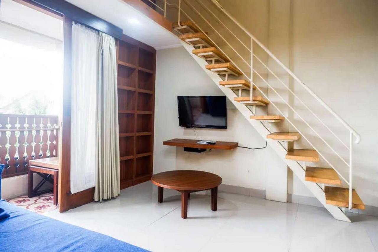 Urbanview Rumah Kandjani Yogyakarta Kejayan Exterior photo