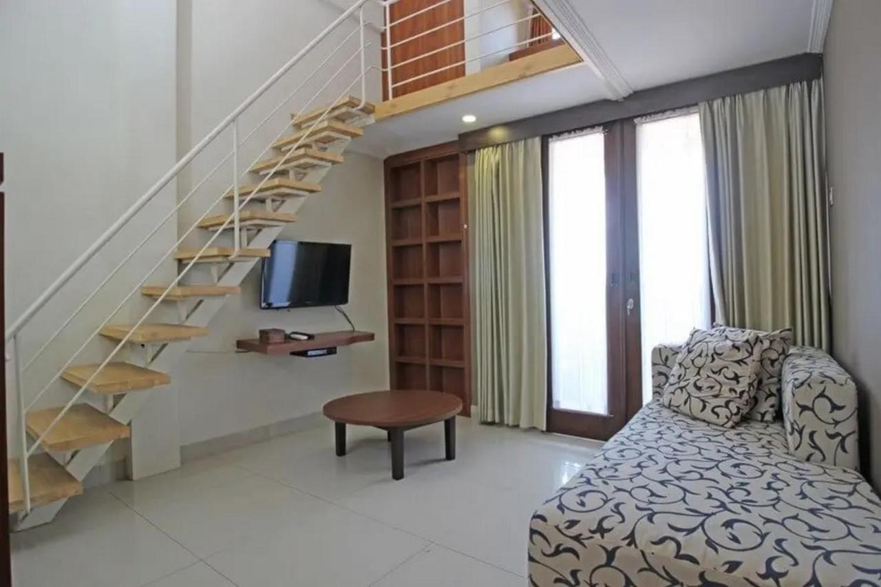 Urbanview Rumah Kandjani Yogyakarta Kejayan Exterior photo