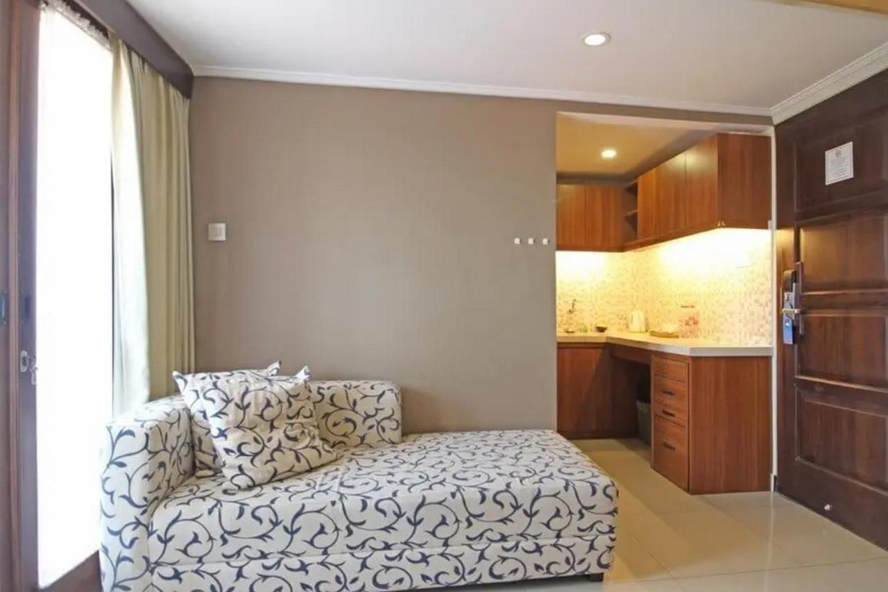 Urbanview Rumah Kandjani Yogyakarta Kejayan Exterior photo